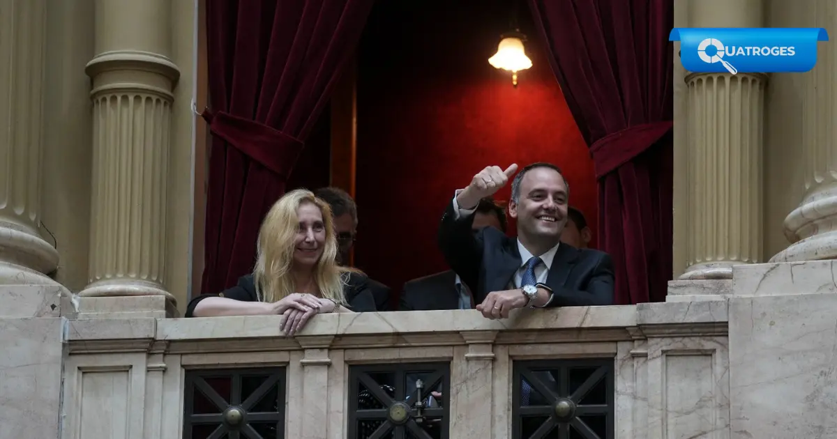 Cae Adorni y Milei busca oxígeno tras una crisis que golpea al corazón del gobierno