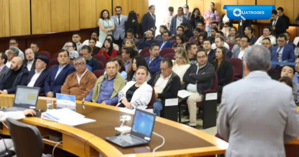 Democracia tutelada en Ecuador: la oposición busca cómo competir entre suspensiones y amenazas