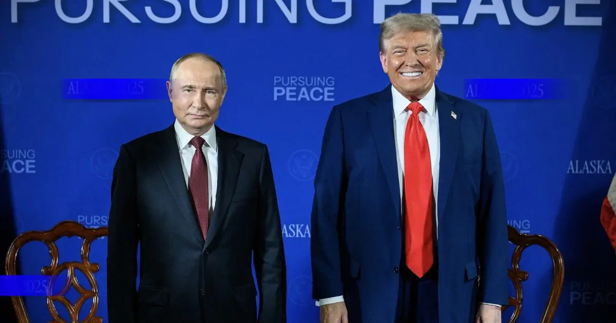 Trump acuerda con Putin y le suelta la mano a Zelenski